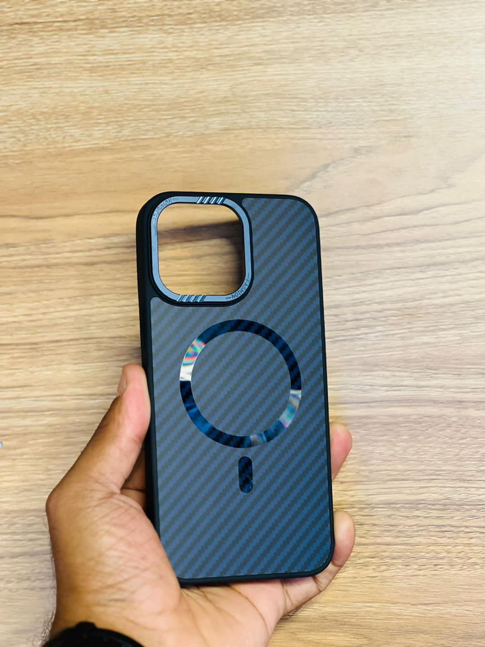 Magnetic Ultra Slim Carbon Fiber Case